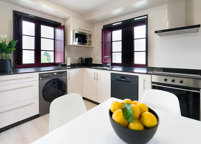 Atico Tipo Loft En San Sadurnino. アパート *