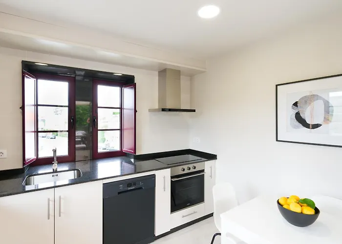 Atico Tipo Loft En San Sadurnino. *