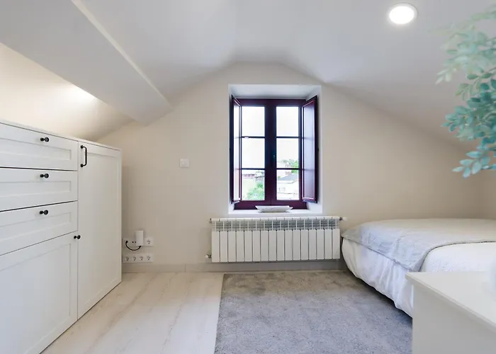 Atico Tipo Loft En San Sadurnino. * San Saturnino